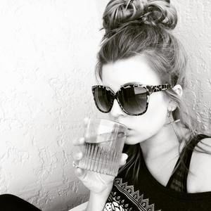 Meet your Posher, Ally